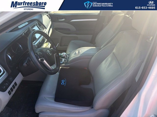 Used 2019 Toyota Highlander XLE AWD/4WD image 9