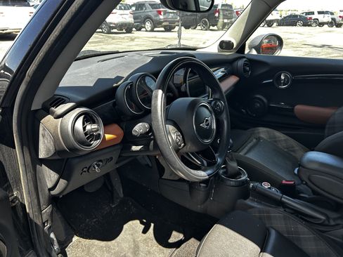 Used 2017 MINI Cooper S FWD image 9