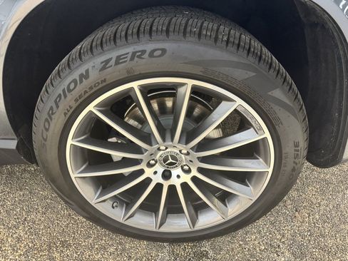 Used 2025 Mercedes-Benz GLE 450e 4MATIC image 9