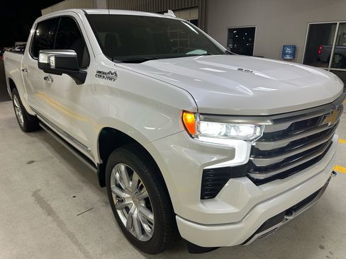 Used 2025 Chevrolet Silverado 1500 High Country w/ High Country Premium Package image 9