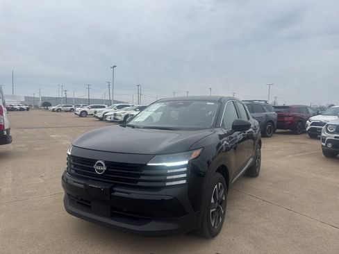 Certified 2025 Nissan Kicks SV image 5