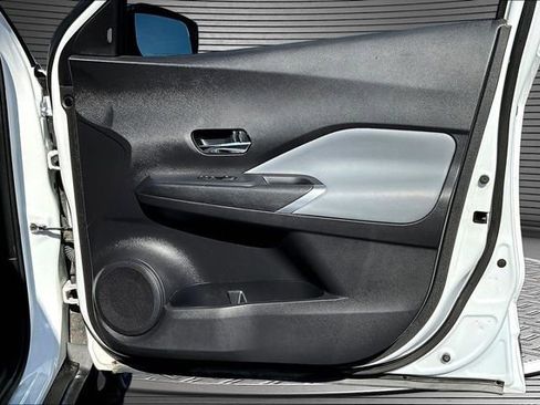 Used 2024 Nissan Kicks SR w/ SR Premium Package FWD image 26