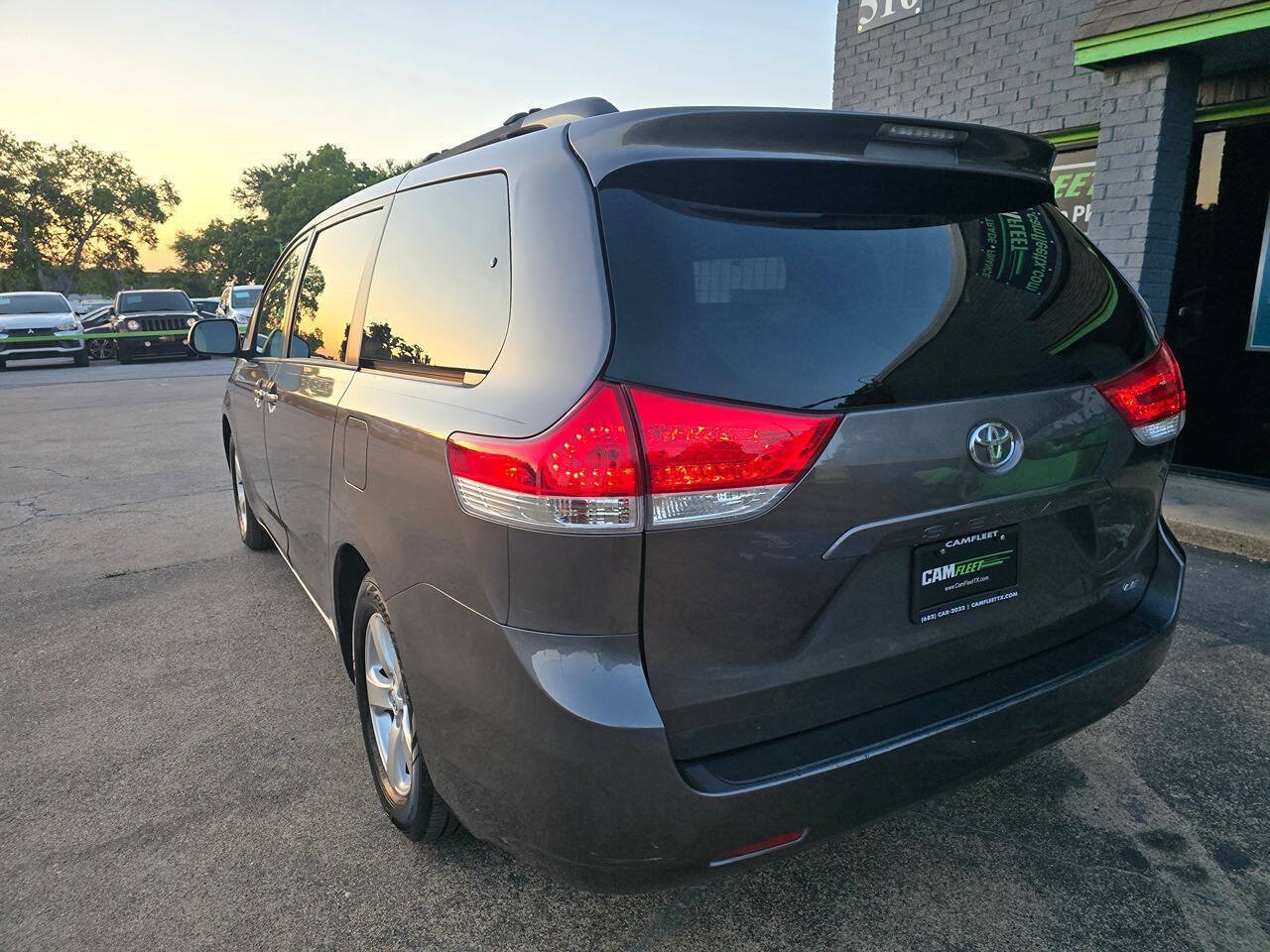 Used 2012 Toyota Sienna LE FWD image 7