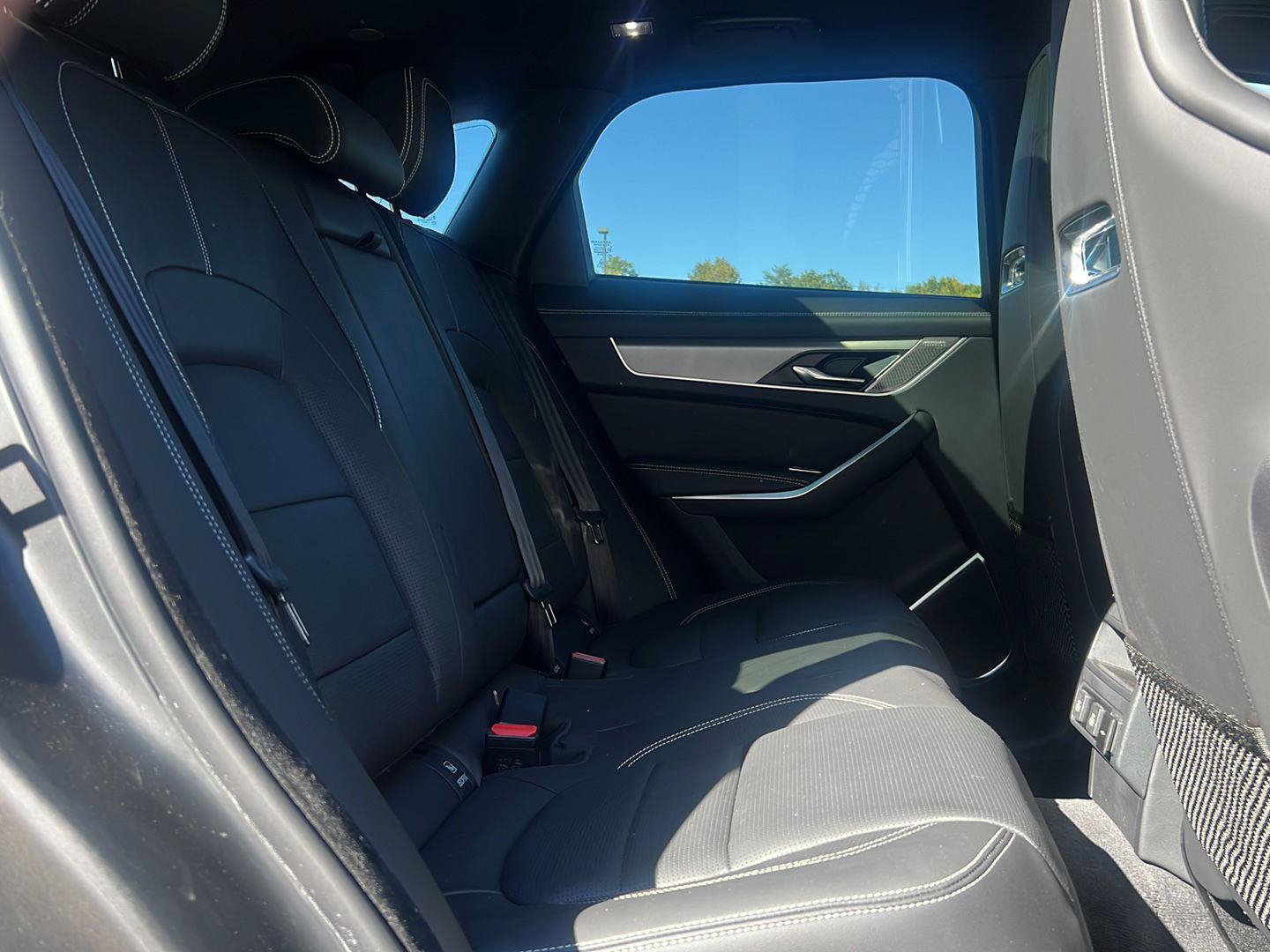 Certified 2026 Jaguar F-PACE R-Dynamic S AWD/4WD image 27