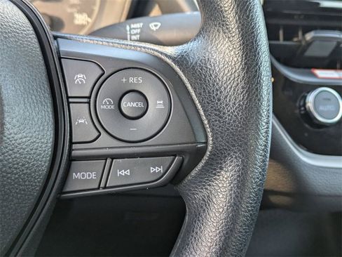 Used 2025 Toyota Corolla LE image 21