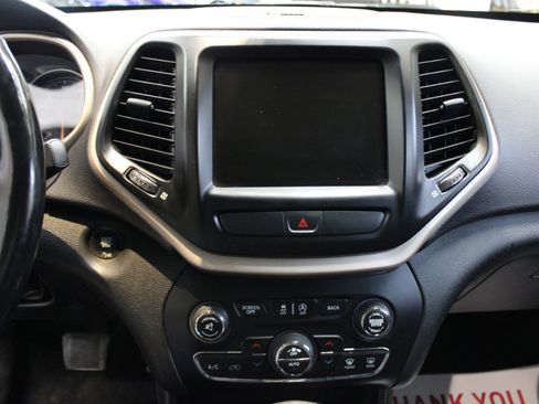 Used 2017 Jeep Cherokee Limited w/ Trailer Tow Group image 14