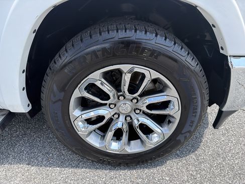 Used 2021 RAM 1500 Laramie AWD/4WD image 13