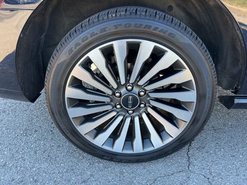 Used 2021 Lincoln Navigator Reserve w/ Luxury Package image 7