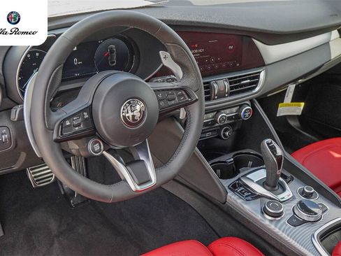 New 2025 Alfa Romeo Giulia image 8