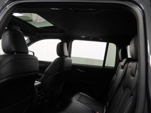 Certified 2025 Jeep Grand Cherokee Altitude image 21