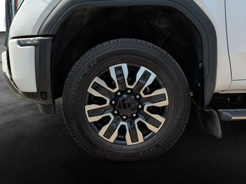Used 2024 GMC Sierra 3500 Denali Ultimate AWD/4WD image 9