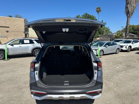 Used 2025 Kia Sportage LX FWD image 30