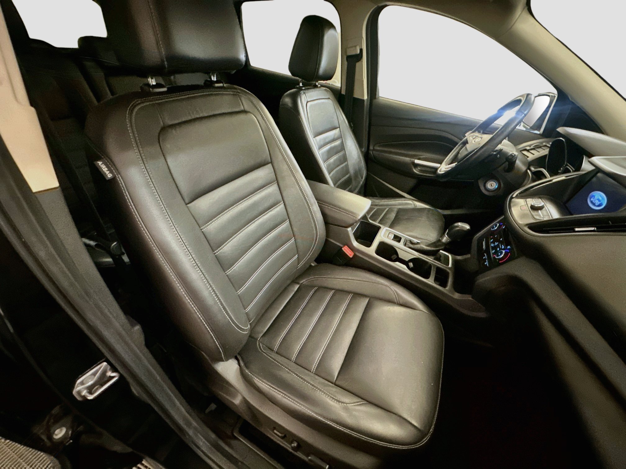 Used 2017 Ford Escape SE w/ SE Leather Comfort Package AWD/4WD image 32