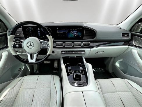 Used 2023 Mercedes-Benz Maybach GLS 600 4MATIC image 7