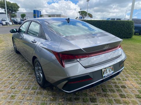 Certified 2024 Hyundai Elantra SEL FWD image 5