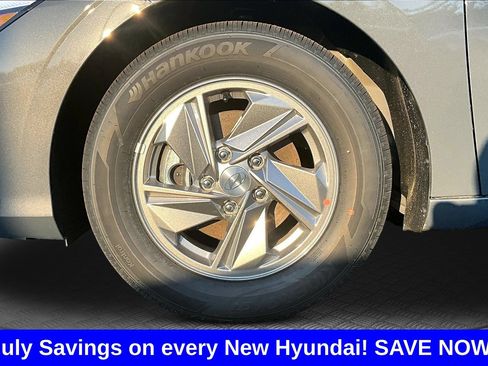 New 2026 Hyundai Elantra SE FWD image 13