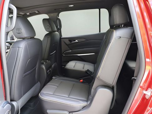 Used 2025 Chevrolet Traverse High Country w/ LPO, Floor Liner Package FWD image 12