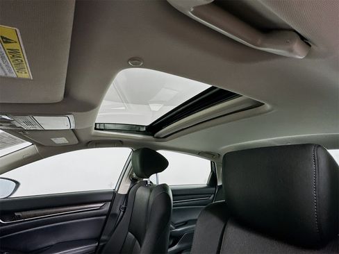 Used 2018 Honda Accord EX image 21