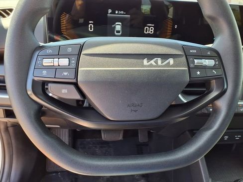 Used 2025 Kia K4 FWD image 17