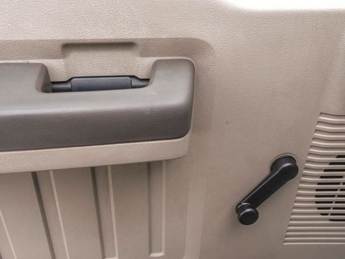 Used 2009 Ford F250 XL RWD image 18