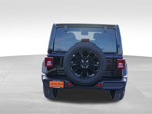 Certified 2025 Jeep Wrangler Unlimited Sahara w/ Safety Group image 6