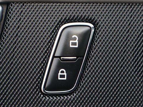 Used 2023 Ford Explorer XLT w/ Class IV Trailer Tow Package image 14