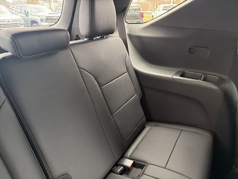 New 2026 Chevrolet Traverse LT image 40