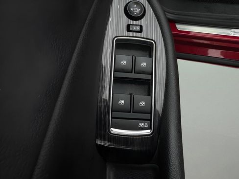 Used 2018 Chevrolet Impala Premier w/ Premier Confidence Package FWD image 17