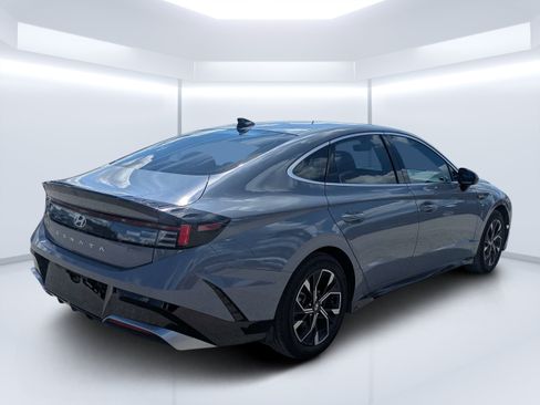 Certified 2024 Hyundai Sonata SEL FWD image 3