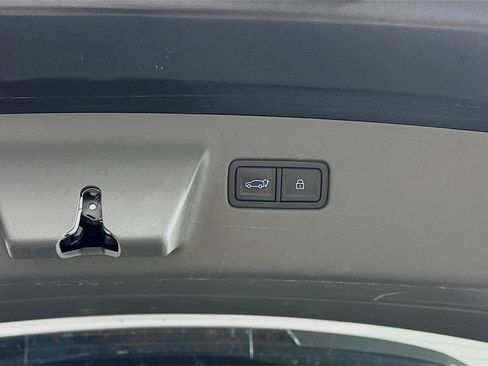 Used 2025 Hyundai Santa Fe SEL FWD image 30