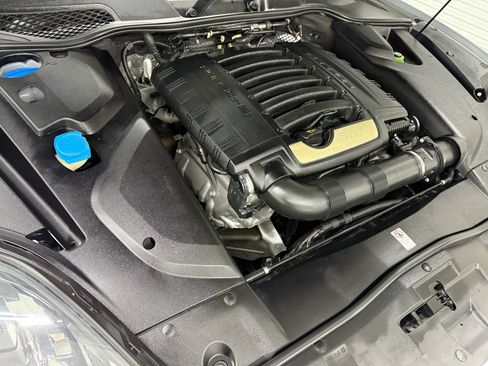 Used 2018 Porsche Cayenne Platinum Edition image 48