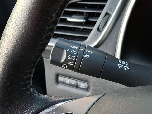 Used 2023 Nissan Murano SV image 25