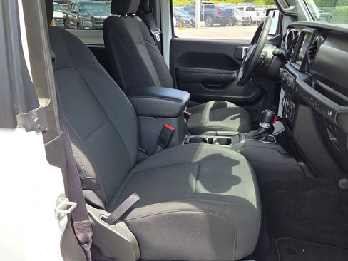 Used 2022 Jeep Wrangler Sport AWD/4WD image 12
