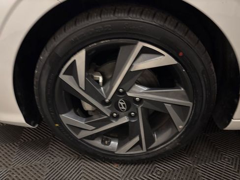 Used 2024 Hyundai Elantra SEL w/ Convenience Package image 26