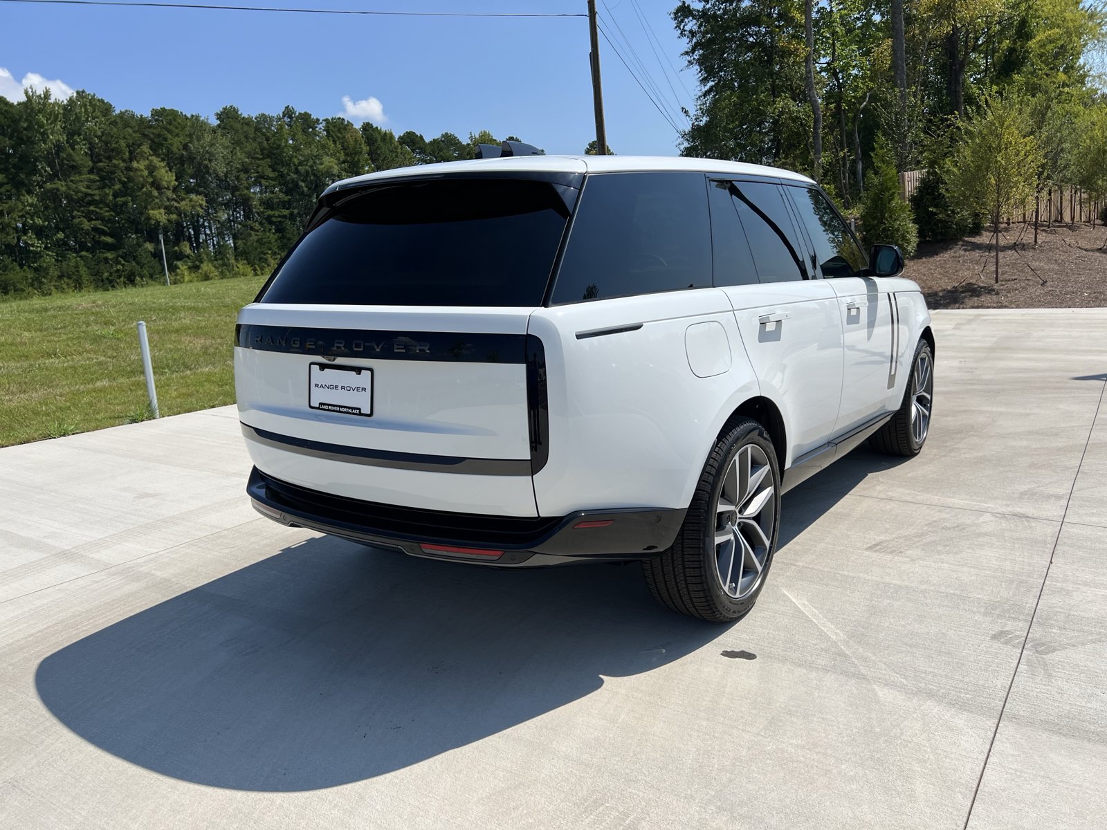 New 2026 Land Rover Range Rover SE AWD/4WD image 2