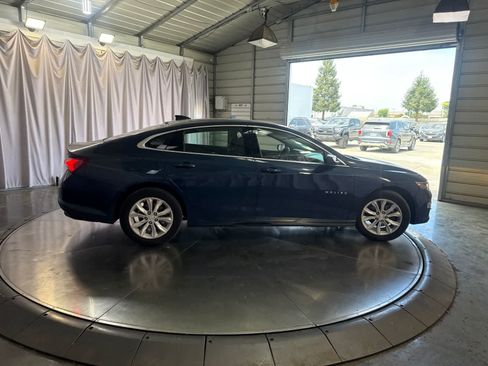 Used 2022 Chevrolet Malibu LT FWD image 4