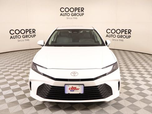 Used 2025 Toyota Camry LE w/ Convenience Package FWD image 8