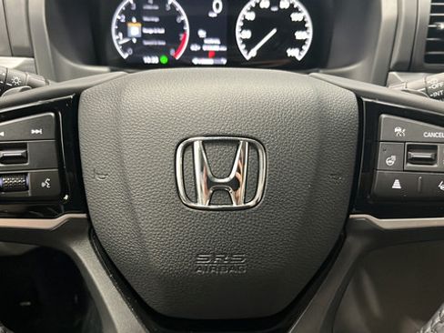 Used 2025 Honda Odyssey Elite image 16