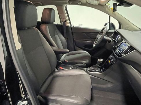 Used 2022 Buick Encore Preferred w/ Safety Package image 25