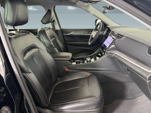 Used 2023 Jeep Grand Cherokee L Limited RWD image 20