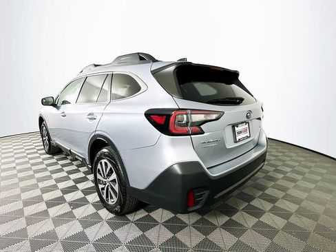 Used 2022 Subaru Outback Premium image 7