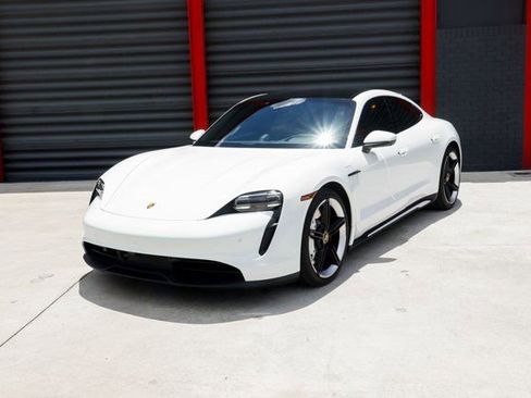 Used 2022 Porsche Taycan RWD image 2