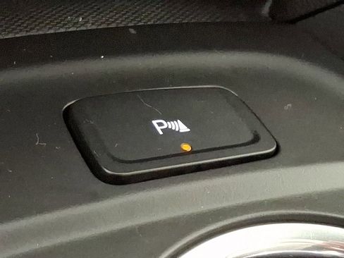 Used 2023 Chevrolet Equinox LT w/ Driver Convenience Package image 25