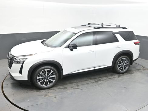 New 2026 Nissan Pathfinder Platinum FWD image 35