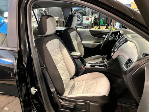 Used 2020 Chevrolet Equinox LS AWD/4WD image 11