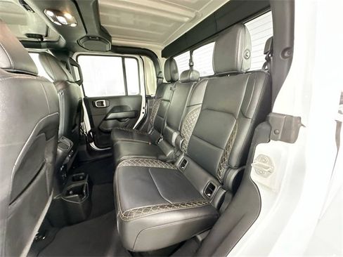 Used 2023 Jeep Gladiator Overland image 24
