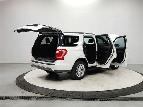 Used 2020 Ford Expedition XLT image 15
