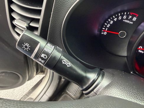 Used 2019 Kia Soul Base image 32