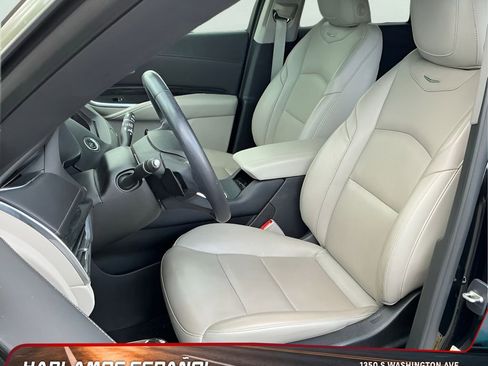 Used 2021 Cadillac XT4 Premium Luxury image 27