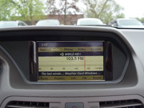 Used 2011 Mercedes-Benz E 350 Cabriolet image 21